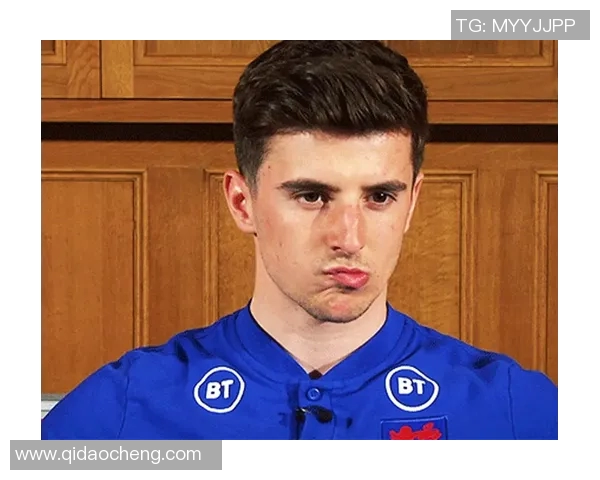 足球明星芒特高清图片分享展现其精彩瞬间与个人魅力